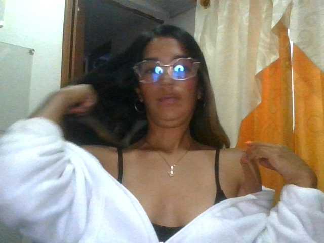 JuanaBrunette