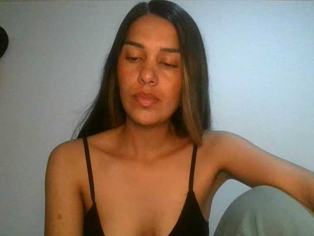 JuanaBrunette live webcam show