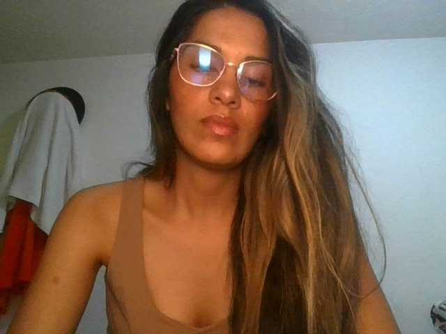 JuanaBrunette live cam on BongaCams