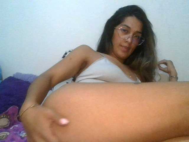 JuanaBrunette live cam on BongaCams