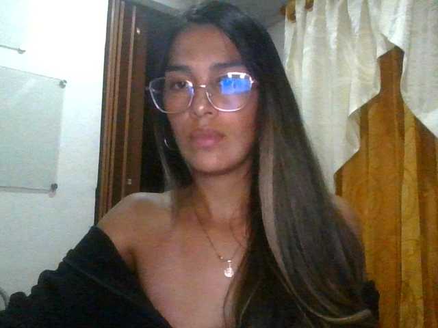 JuanaBrunette live cam on BongaCams