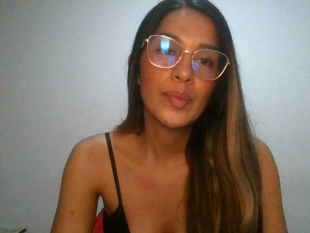 JuanaBrunette live cam on BongaCams