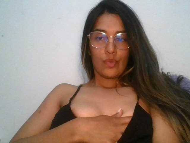 JuanaBrunette