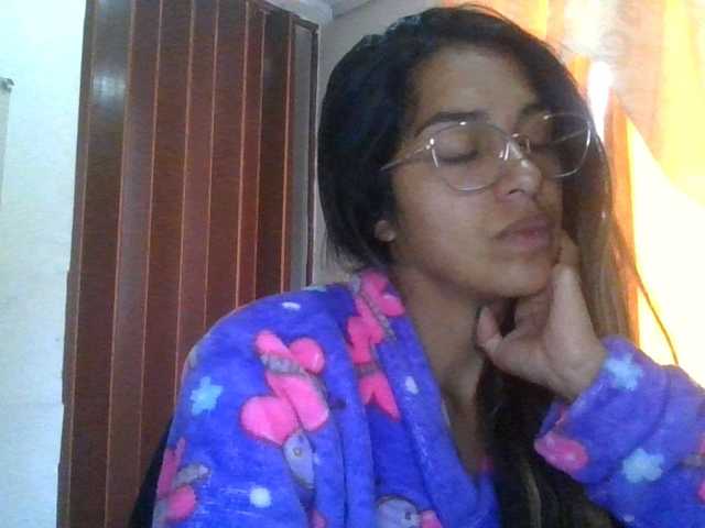 JuanaBrunette live cam preview