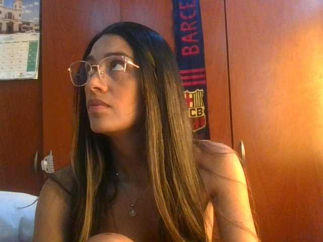 JuanaBrunette live cam on BongaCams