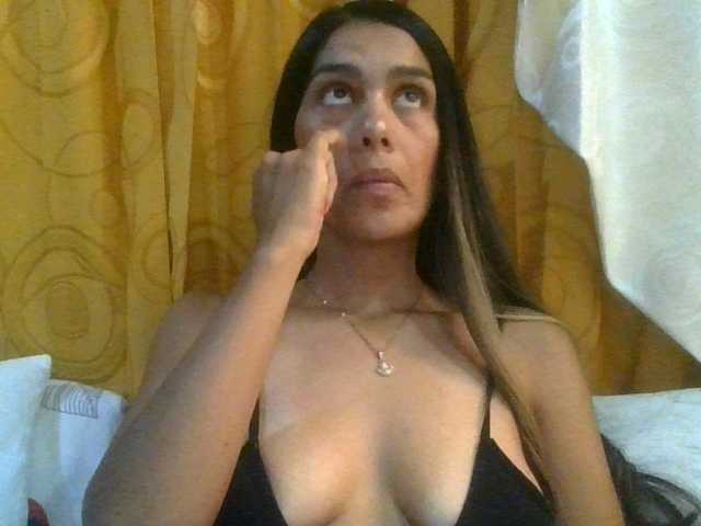JuanaBrunette live cam on BongaCams
