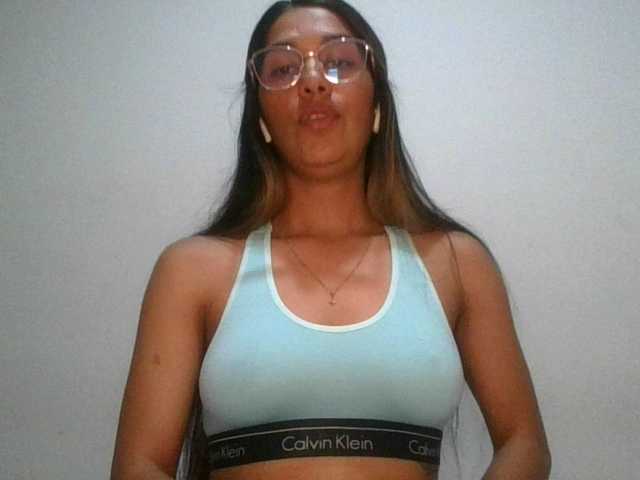 JuanaBrunette's BongaCams show and profile