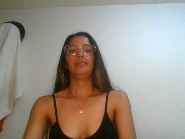 JuanaBrunette live webcam show