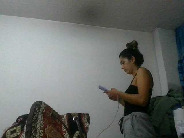 JuanaBrunette live cam on BongaCams