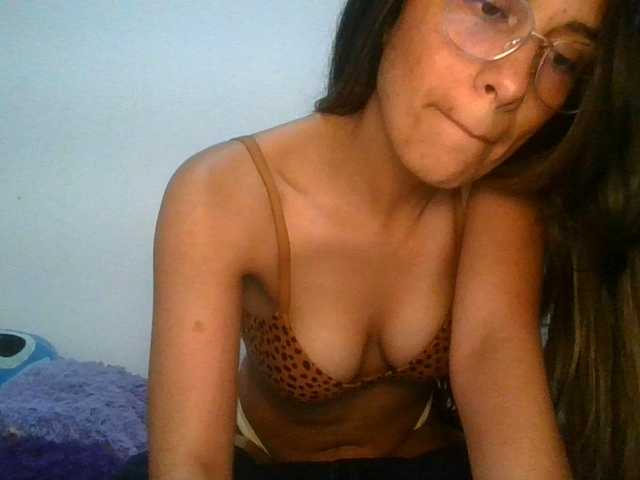 JuanaBrunette webcam