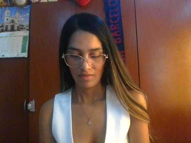 JuanaBrunette live cam on BongaCams
