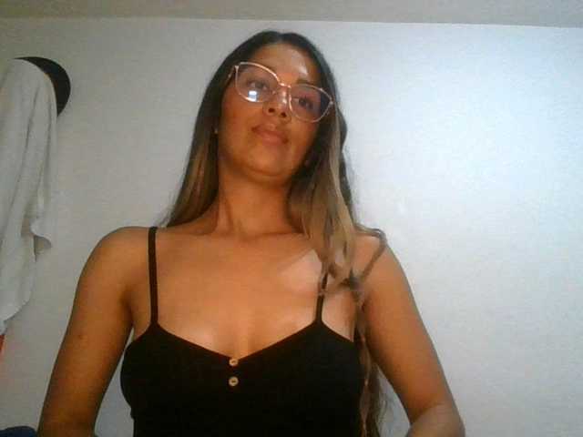 JuanaBrunette live cam on BongaCams