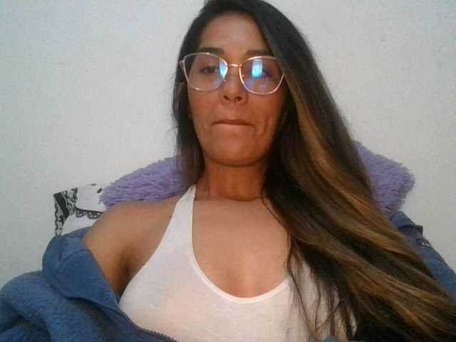 JuanaBrunette live cam on BongaCams