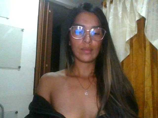 JuanaBrunette