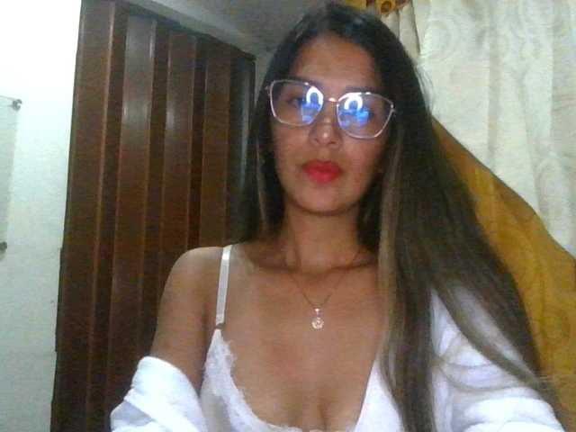 JuanaBrunette