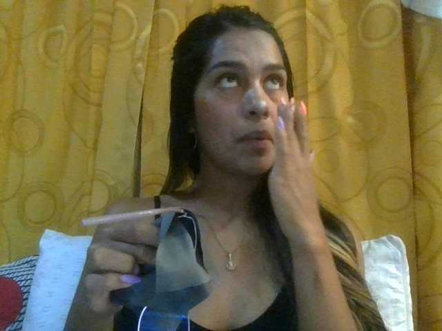 JuanaBrunette live cam on BongaCams