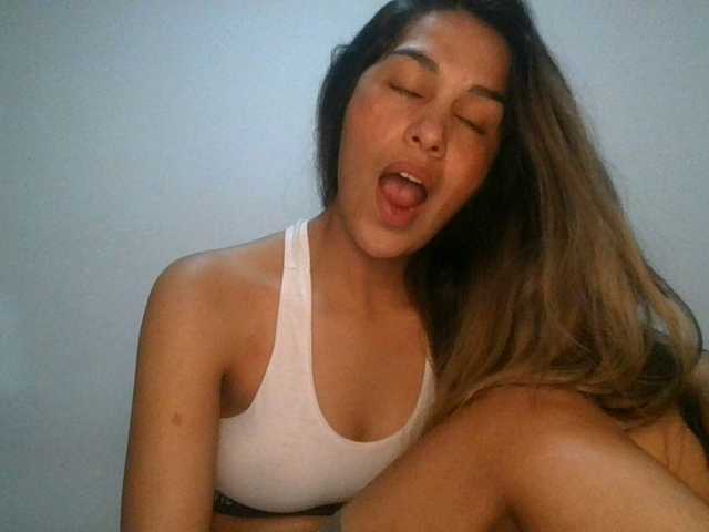 JuanaBrunette