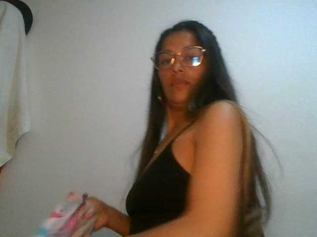 JuanaBrunette live webcam show