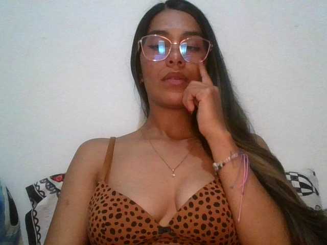 JuanaBrunette Live Cam and Statistics on UnifiedCams