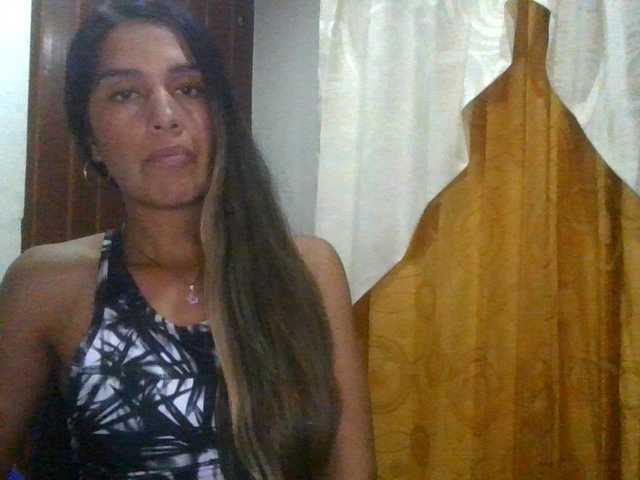 JuanaBrunette live cam on BongaCams