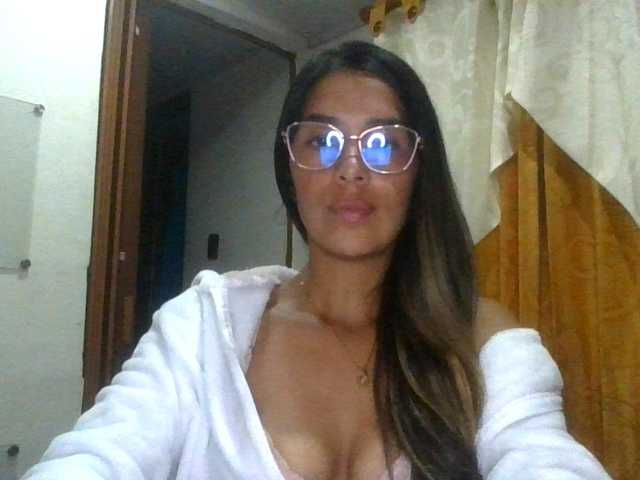 JuanaBrunette, live now on BongaCams