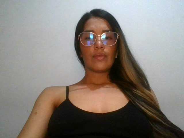 JuanaBrunette live cam on BongaCams
