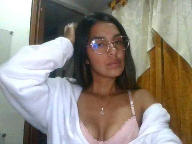 JuanaBrunette