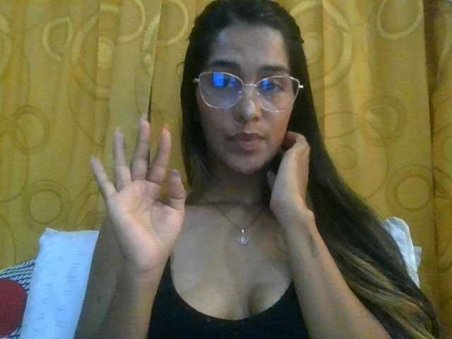 le modèle JuanaBrunette est en webcam porno dans un show sur le site bongacams, il possède les tags suivants: Latino/Hispanic,Brunette,Hairy