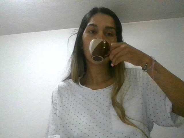 JuanaBrunette live cam on BongaCams