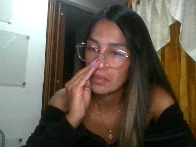 JuanaBrunette live cam on BongaCams