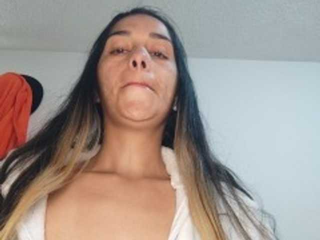 JuanaBrunette live cam on BongaCams