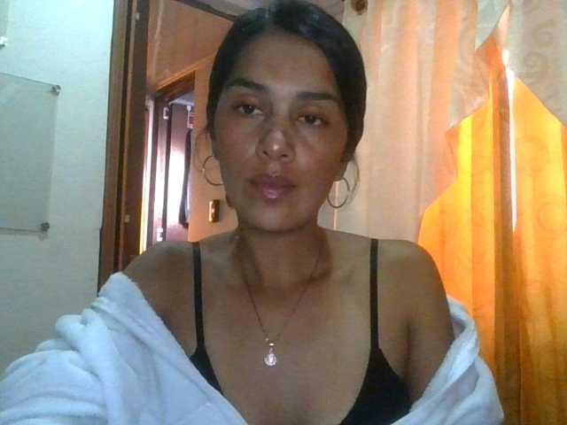 JuanaBrunette live cam on BongaCams