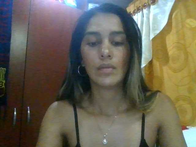 JuanaBrunette live cam on BongaCams
