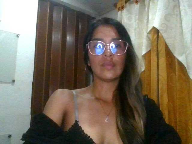 JuanaBrunette live cam on BongaCams