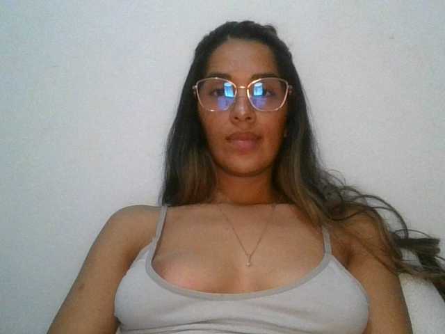 JuanaBrunette live cam on BongaCams
