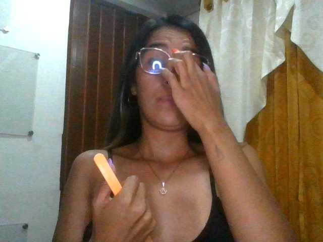 JuanaBrunette