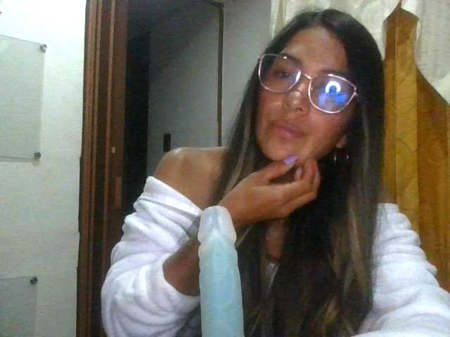 JuanaBrunette live cam on BongaCams