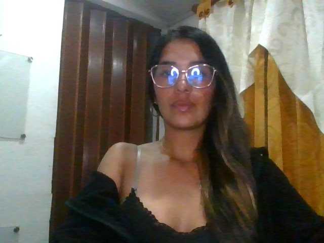 JuanaBrunette live cam on BongaCams