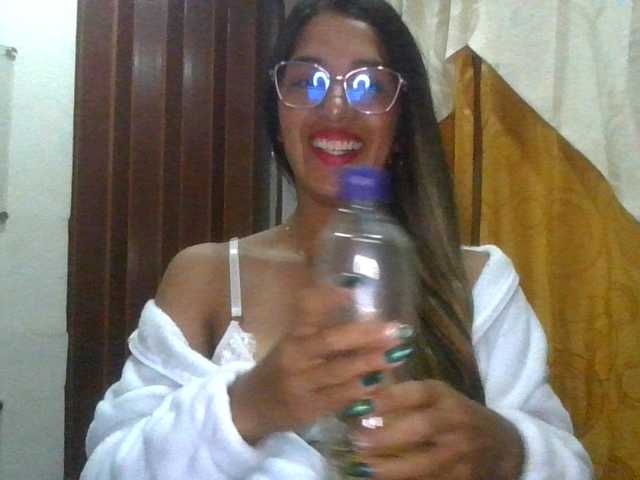 JuanaBrunette