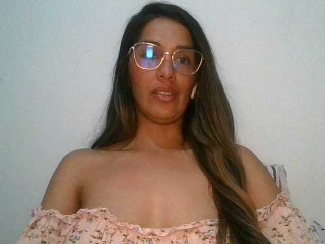 JuanaBrunette
