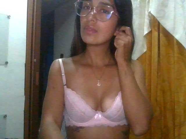 JuanaBrunette