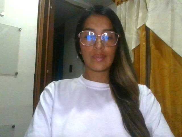JuanaBrunette live cam on BongaCams