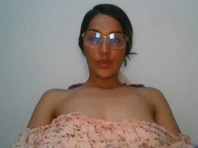 JuanaBrunette live cam on BongaCams