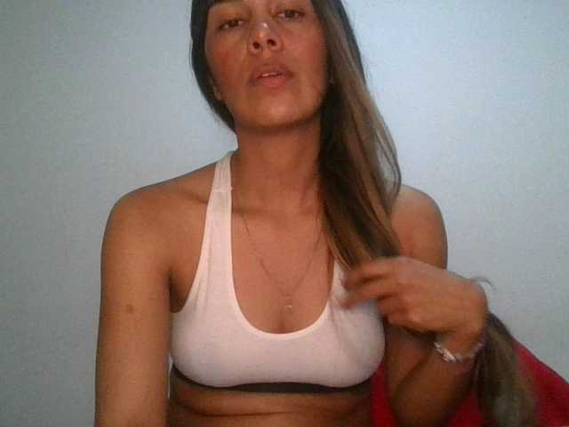 JuanaBrunette's BongaCams show and profile