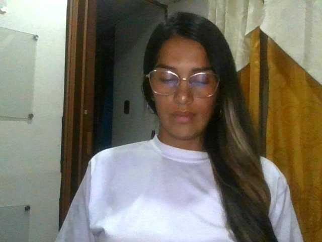 JuanaBrunette live cam on BongaCams