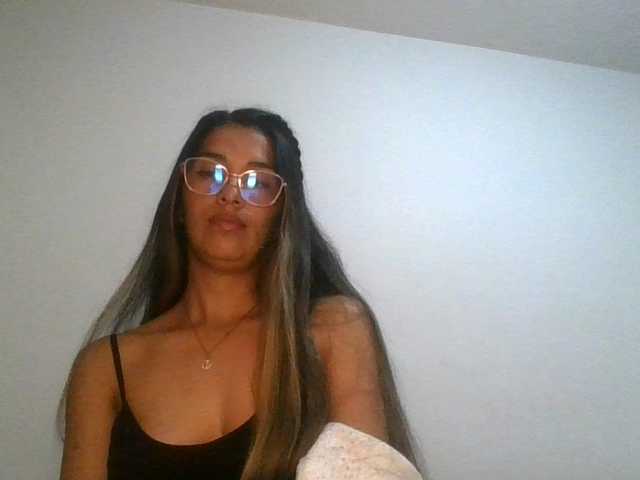 JuanaBrunette live webcam show