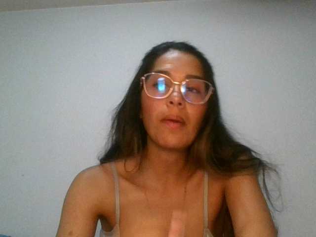 JuanaBrunette live cam on BongaCams