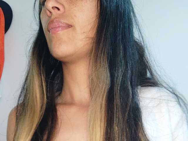JuanaBrunette