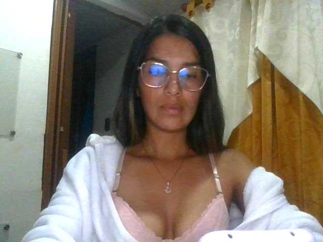 JuanaBrunette