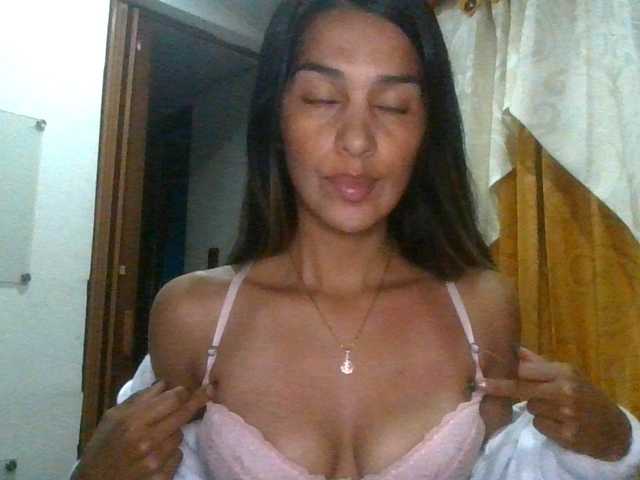 JuanaBrunette